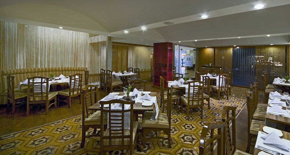 Фото Hotel Aurora Towers