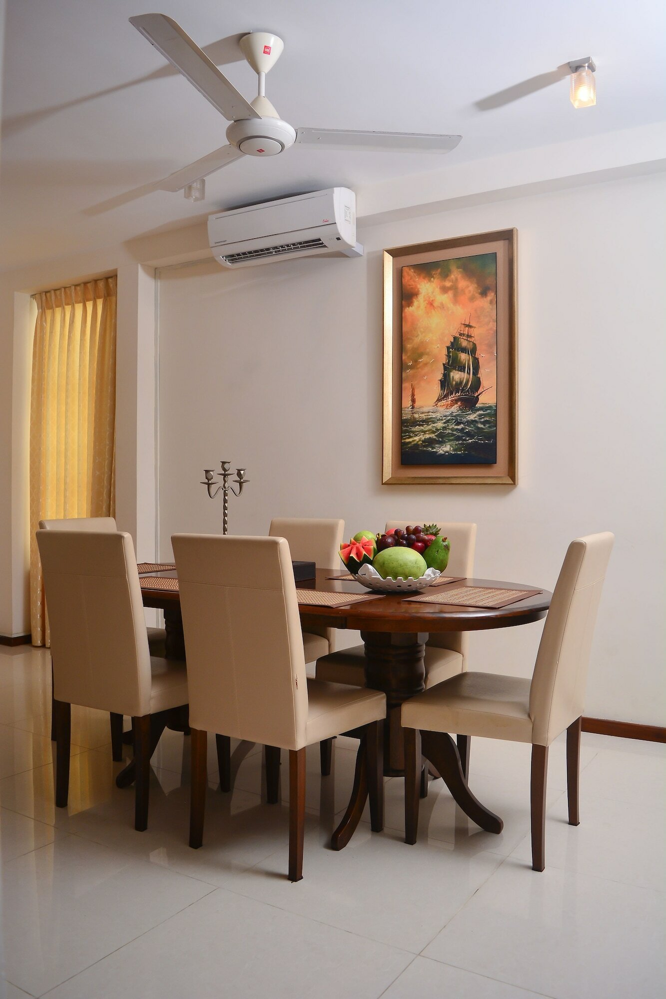 Фото Deluxe 4br Penthouse by Unique Towers