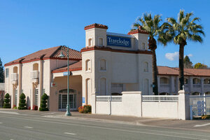 Гостиница Ramada by Wyndham Saskatoon