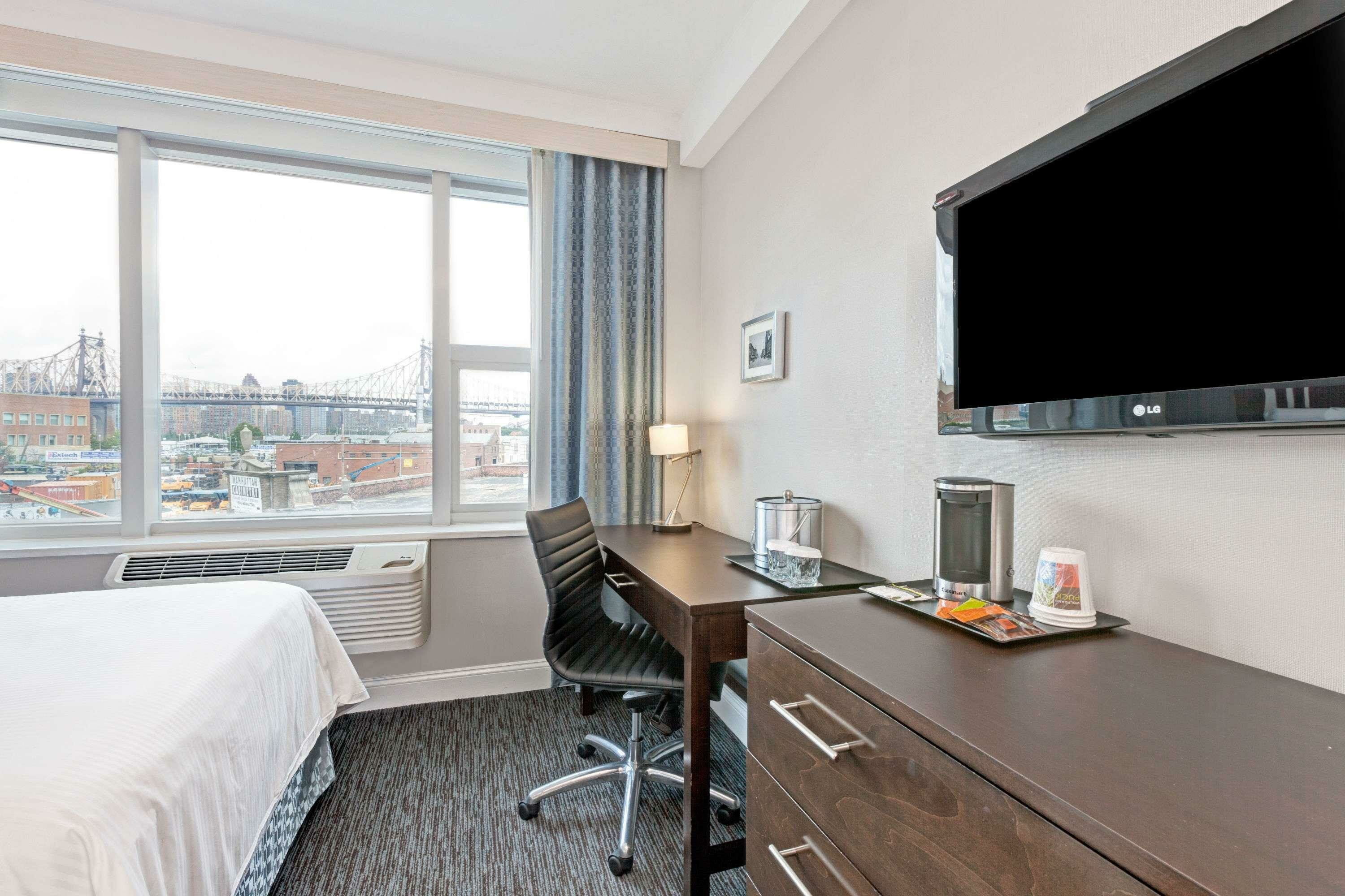 Фото Wyndham Garden Long Island City