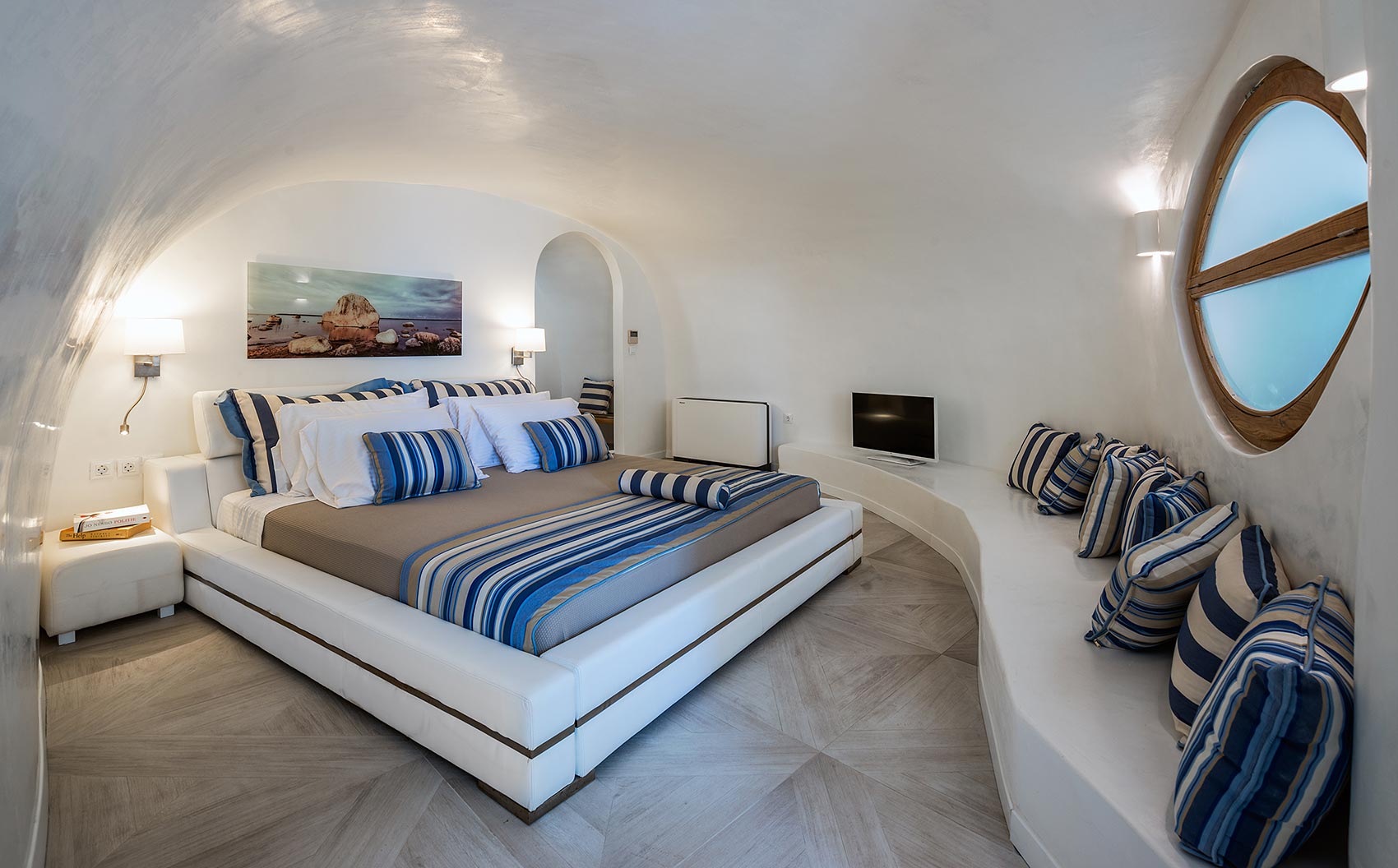 Фото Elite Luxury Suites