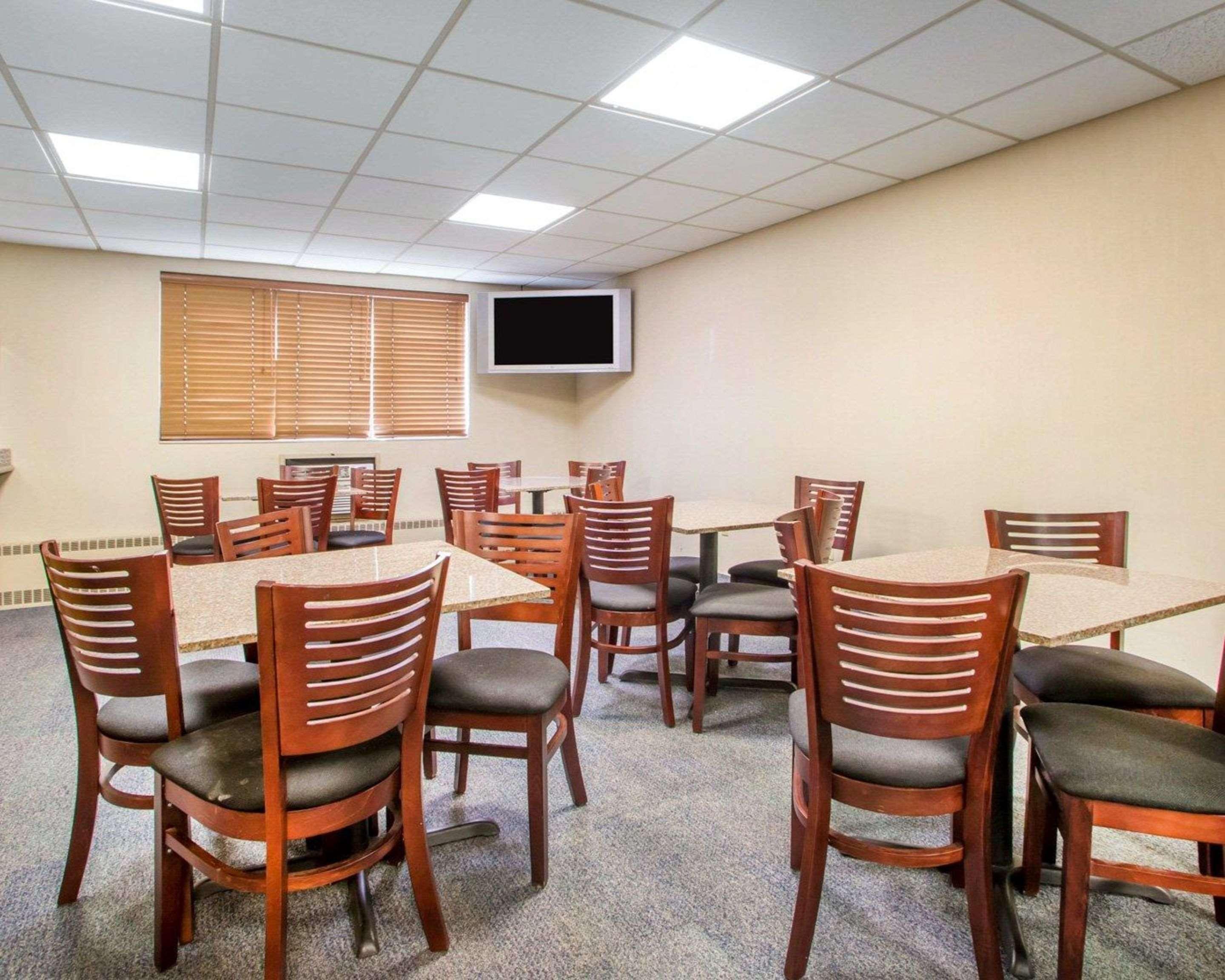 Фото Quality Inn Stadium Area