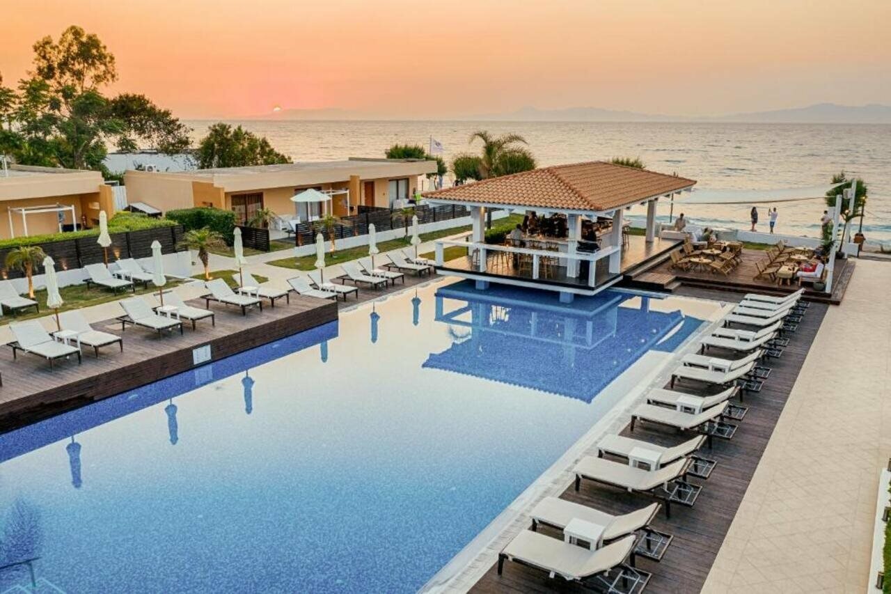Фото Villa Di Mare Seaside Suites