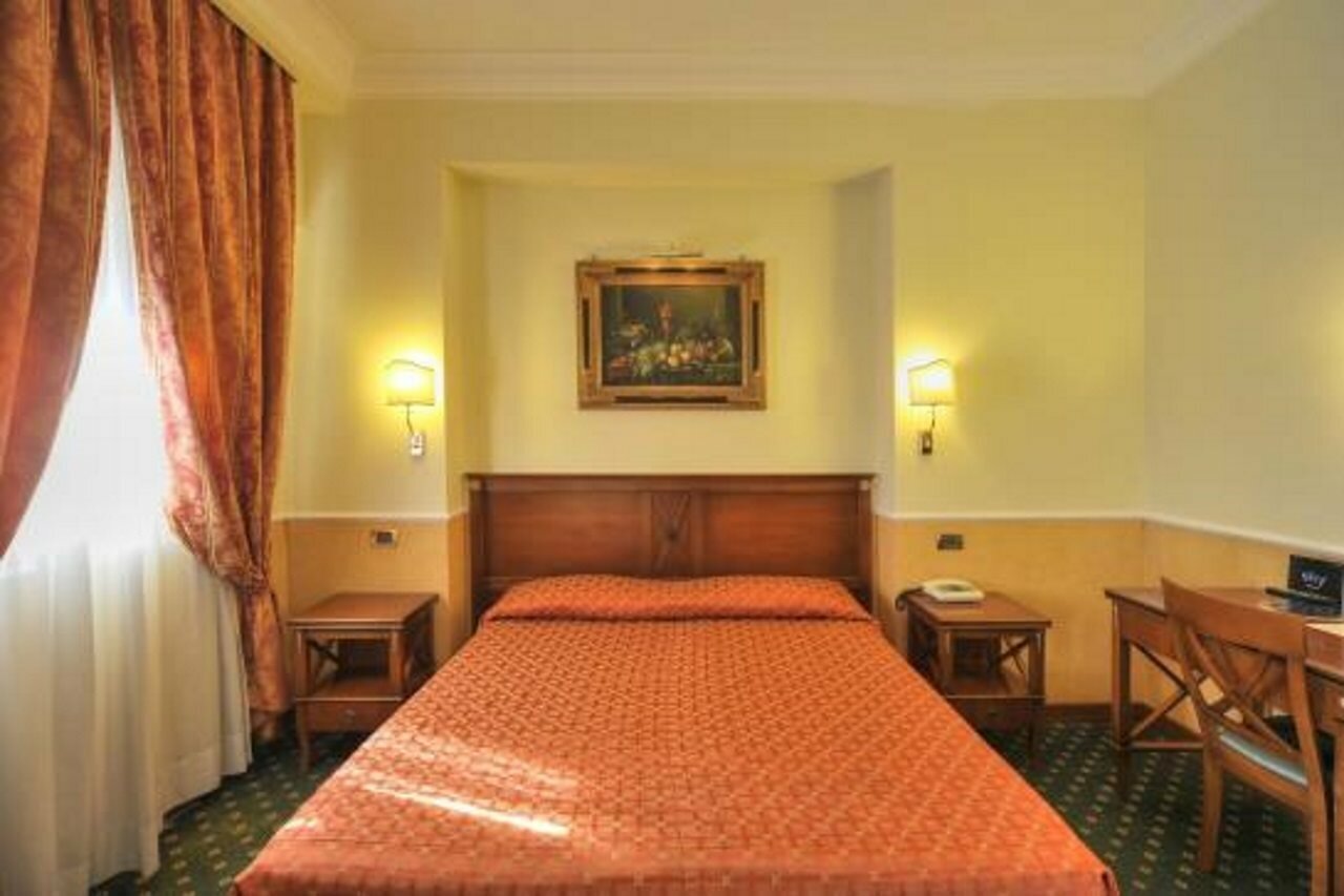 Фото Aurora Garden Hotel