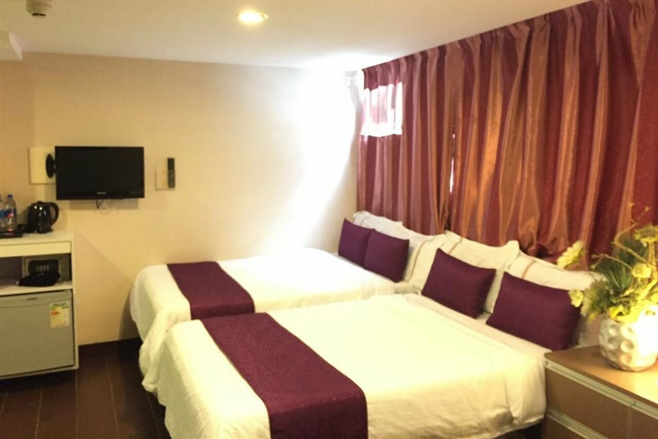 Фото California Hotel