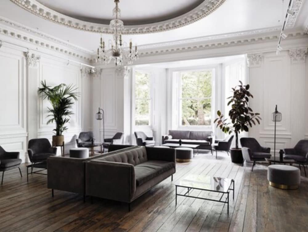 Фото Columbia Hotel