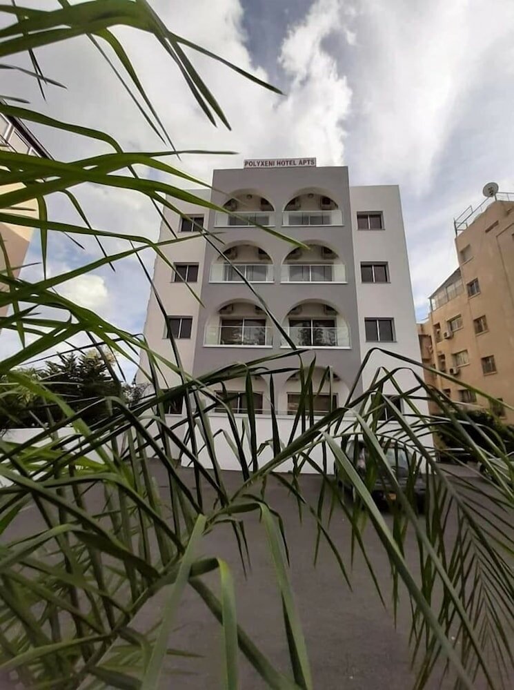 Фото Polyxeni Hotel Apartments