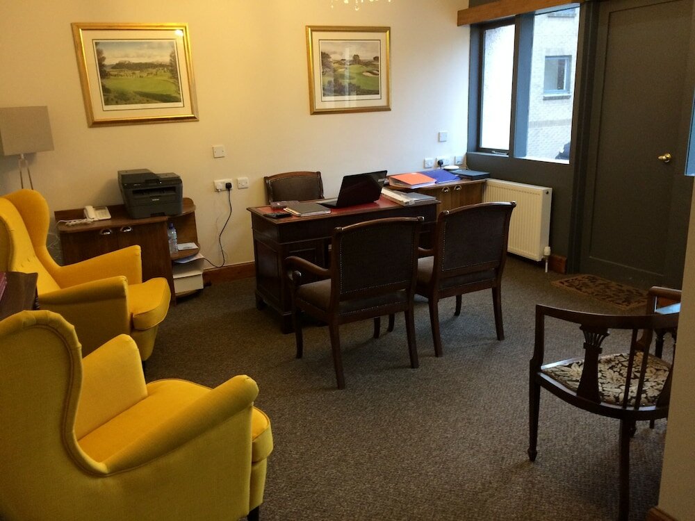 Фото Crosshill House