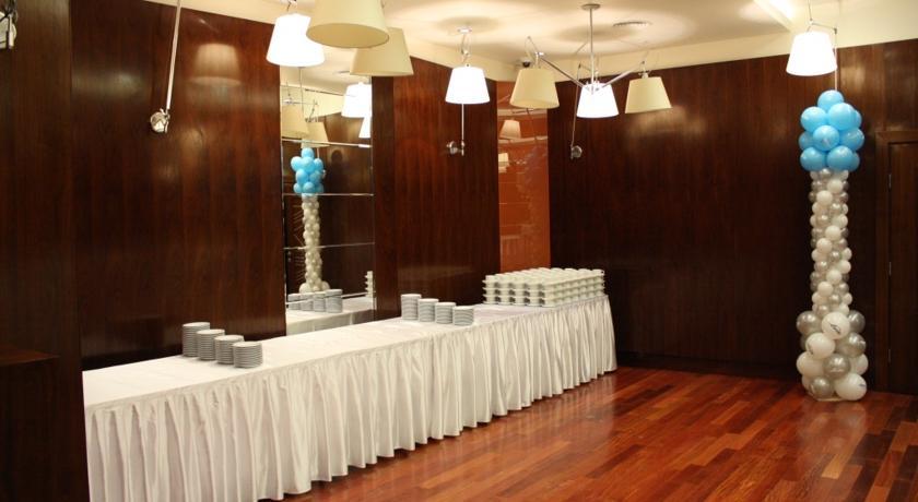 Фото East Gate Hotel