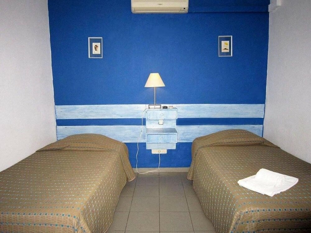 Фото E-Nove Lounge Hostel Caffe