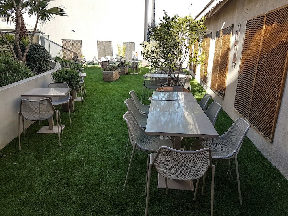 Фото Esatitude Hôtel