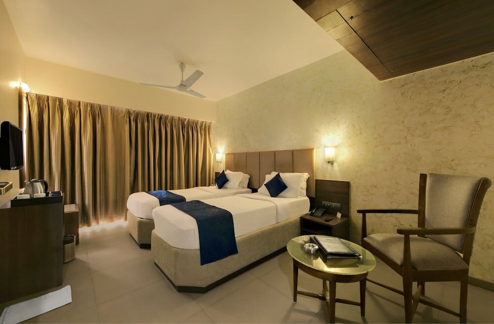 Фото Hotel Surat