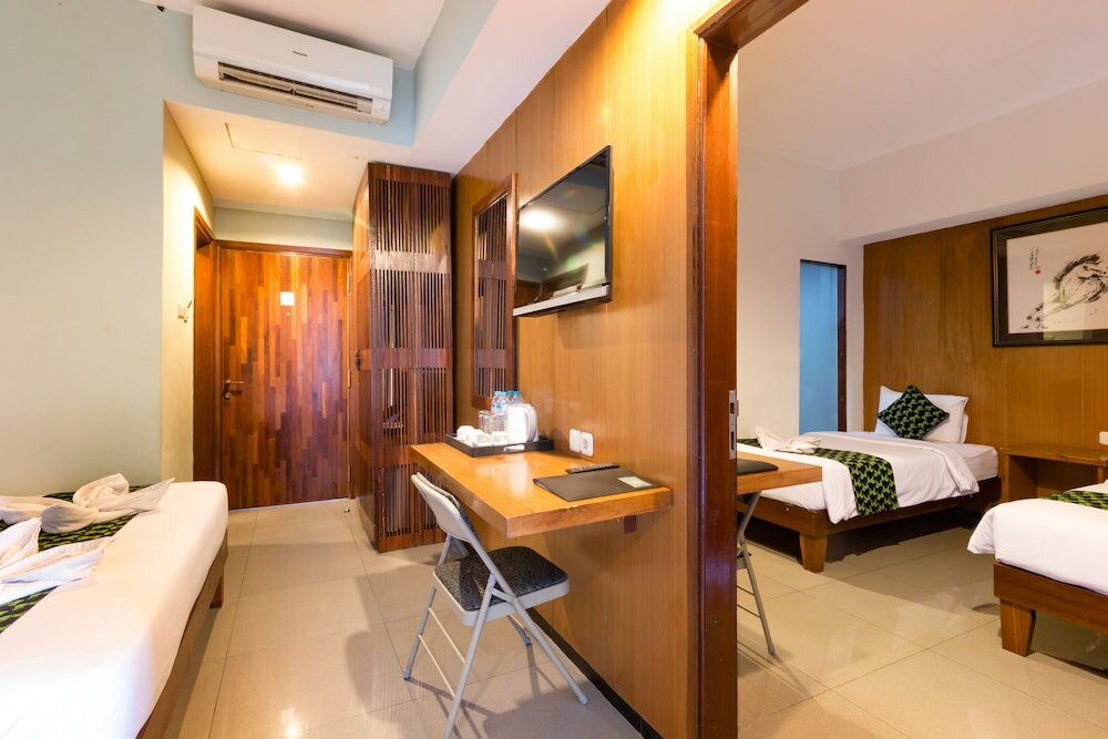 Фото Hadi Poetra Hotel