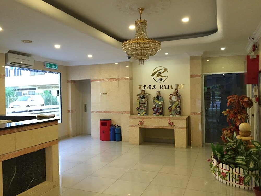 Фото Raja Inn Hotel