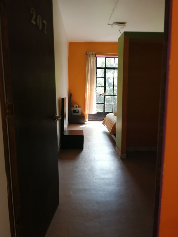 Фото Amigo Suites