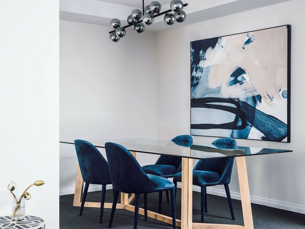 Фото Quay West Suites Melbourne