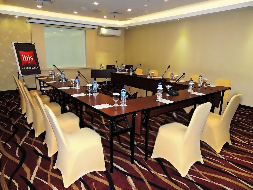 Фото Ibis Jakarta Senen