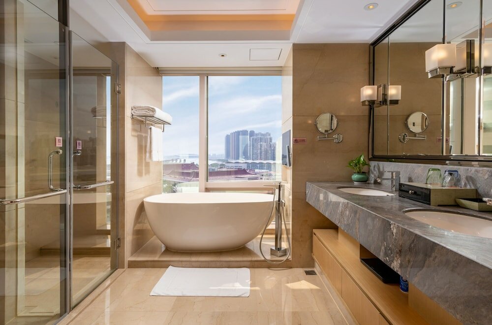 Фото Zhuhai LongZhuDa International Hotel