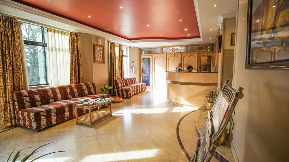 Фото Cross Roads Inn