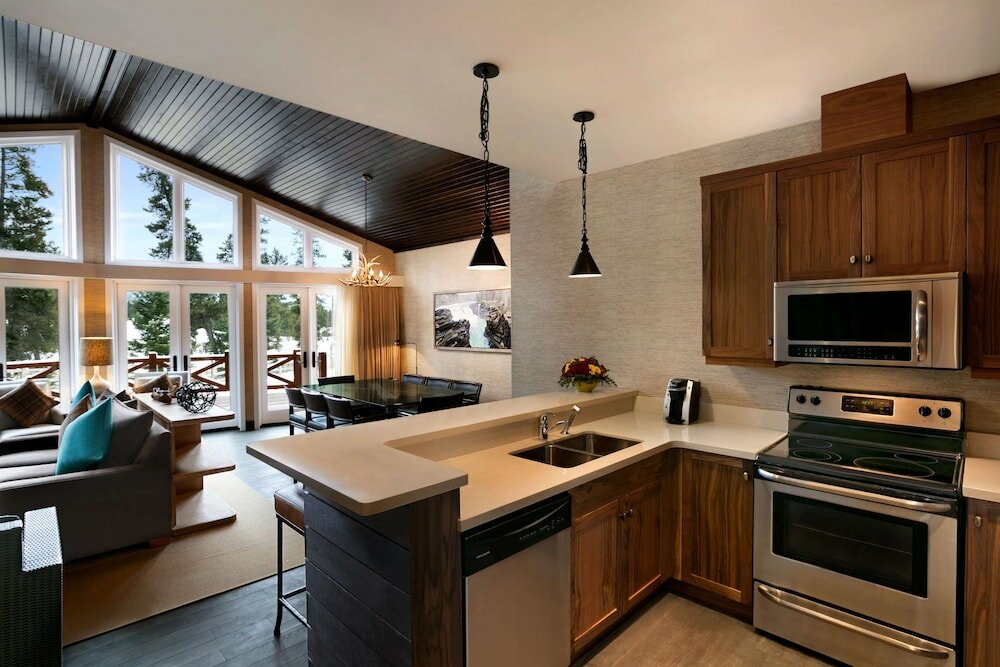 Фото Fairmont Jasper Park Lodge