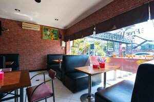 Гостиница RedDoorz @ Urip Sumoharjo