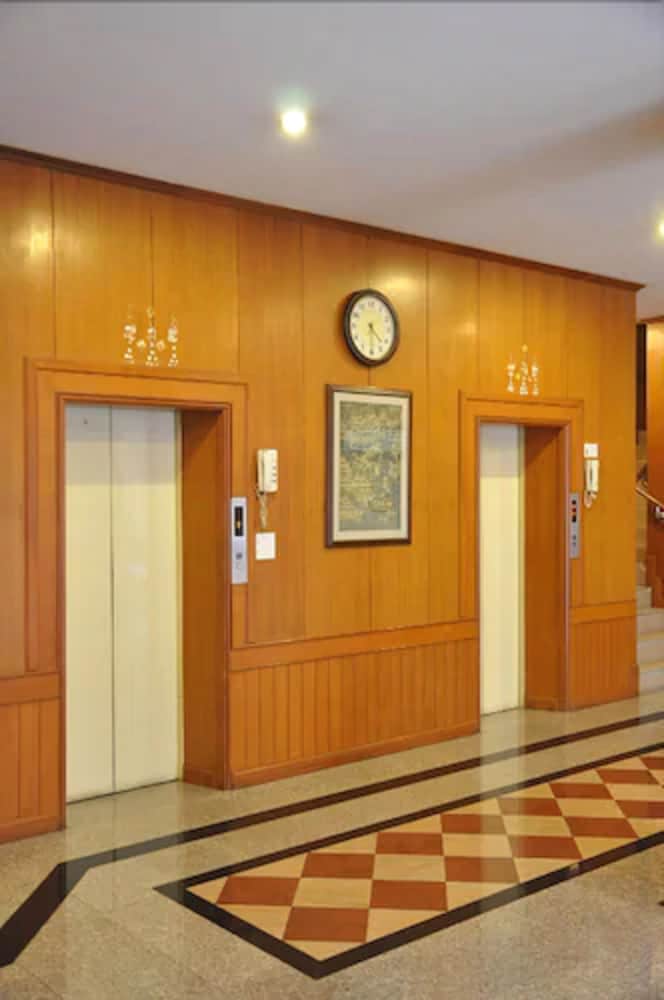 Фото Dynasty Inn Hotel