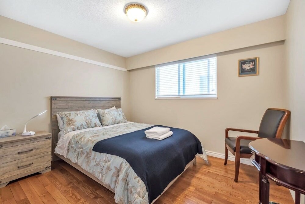 Фото Orchid House