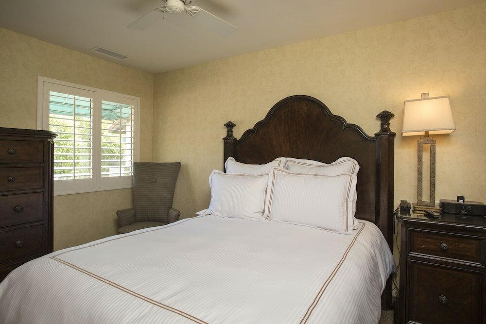 Фото Franciscan Inn & Suites