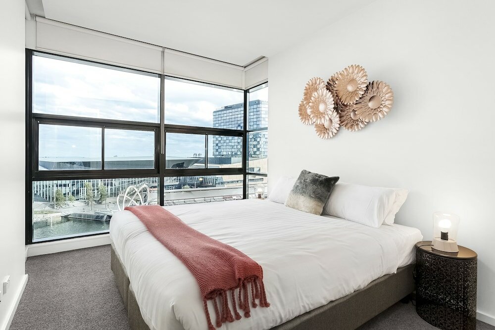 Фото Waterfront Melbourne Apartments