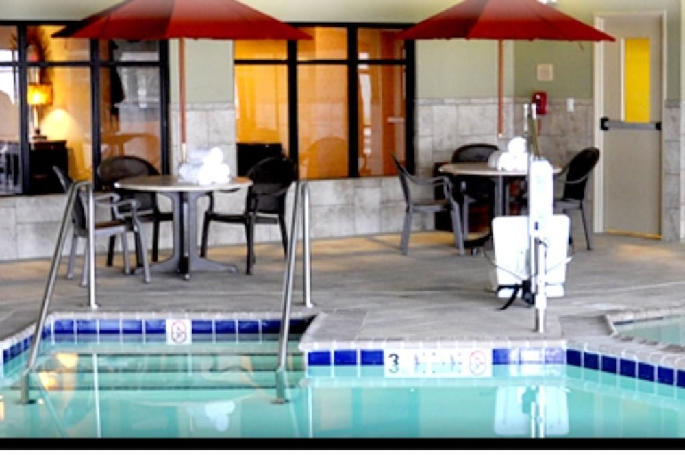 Фото Little Missouri Inn & Suites