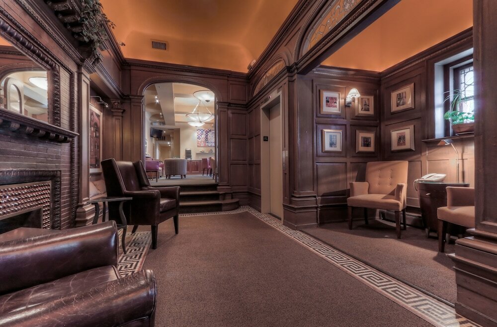 Фото Alexander Inn