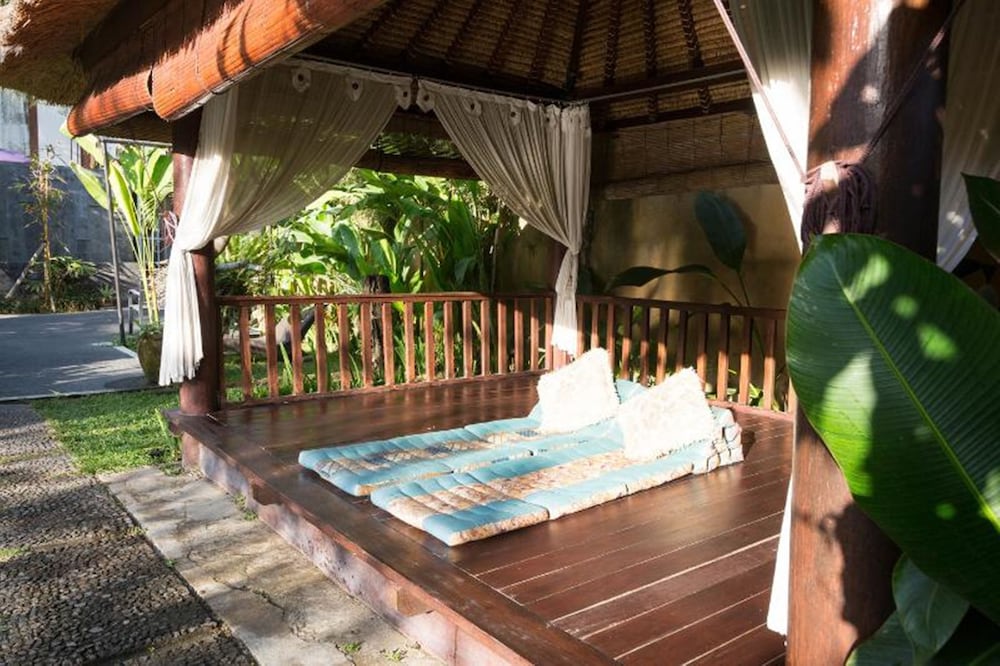 Фото Aqua Bali Villa