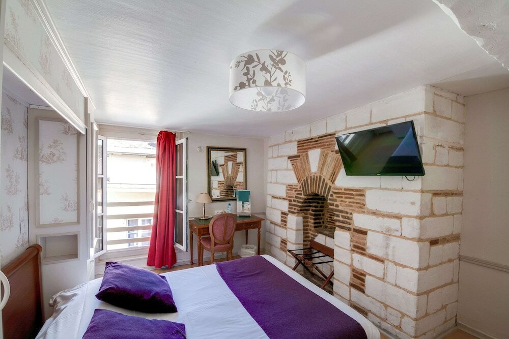 Фото Brit Hôtel Les Comtes de Champagne Centre Historique