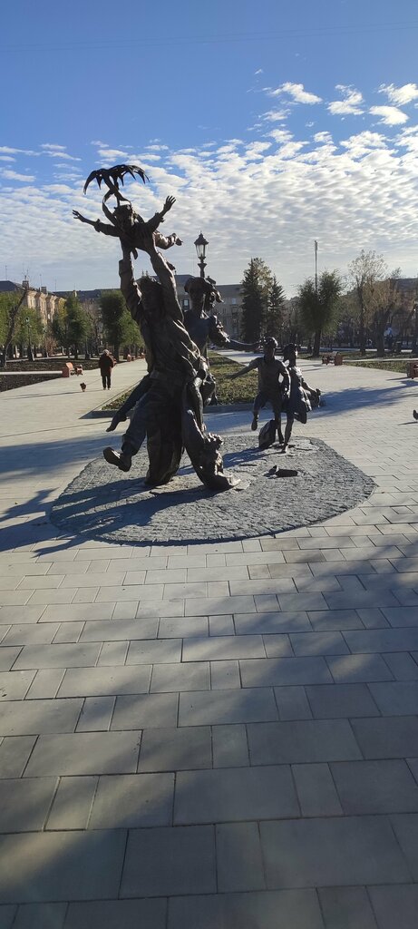 Genre sculpture Родителям, Magnitogorsk, photo