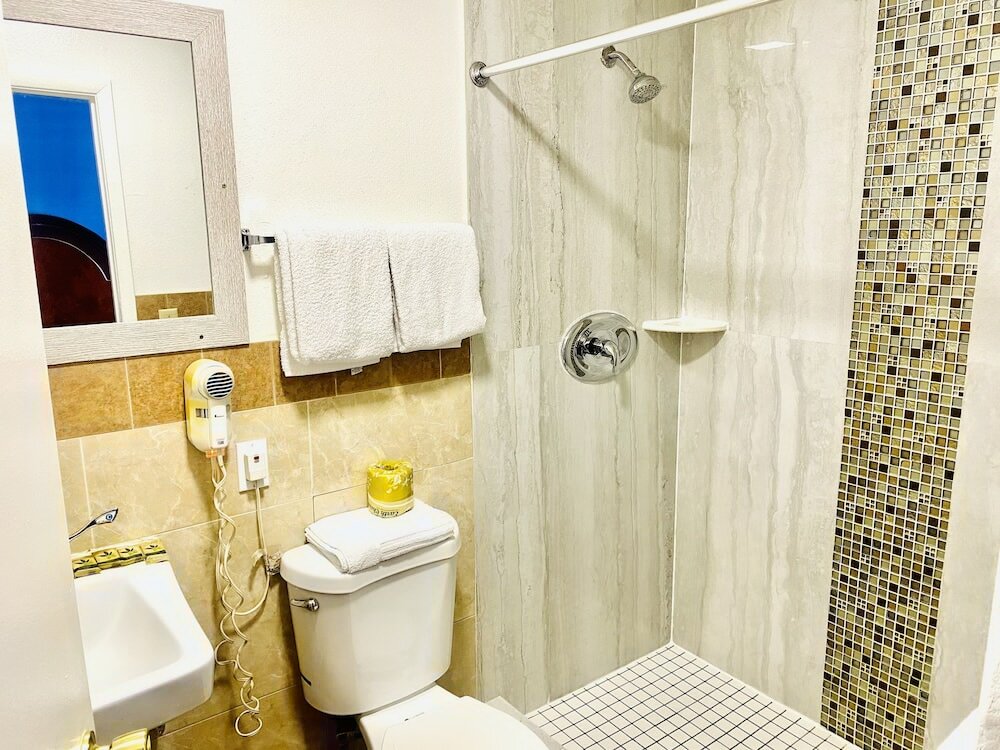 Фото A Fisher's Inn Motel