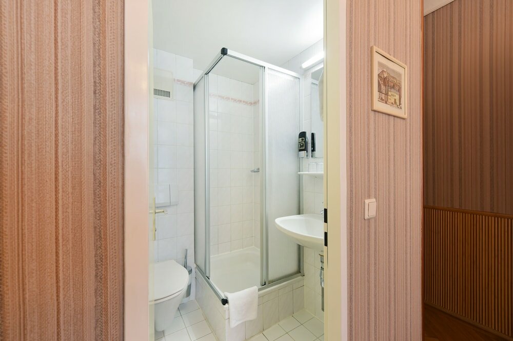 Фото Hotel Pension Baronesse