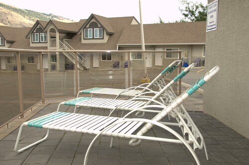 Гостиница Best Budget Inn & Suites Kamloops в Камлупсе