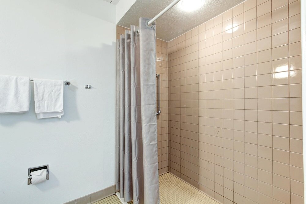 Фото Motel 6 Portland, Me