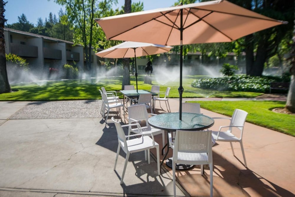 Фото Los Gatos Lodge