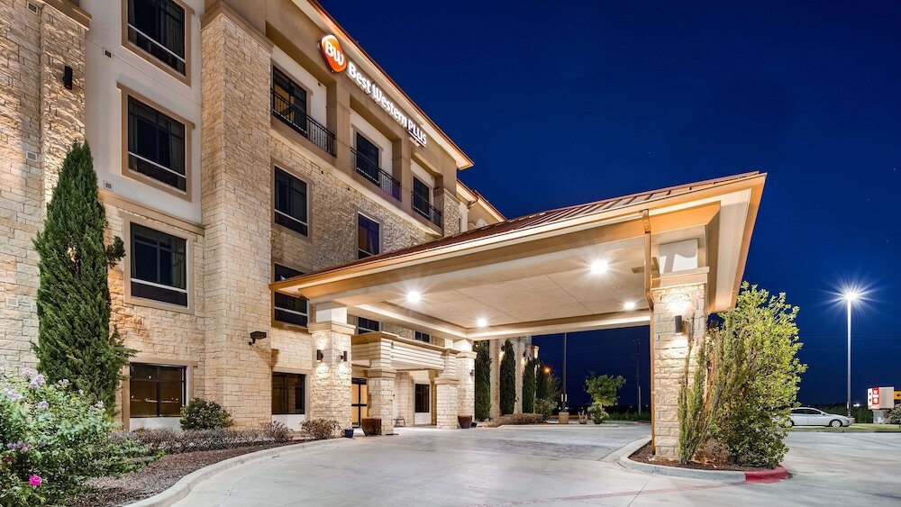 Фото Best Western Plus Midland Suites