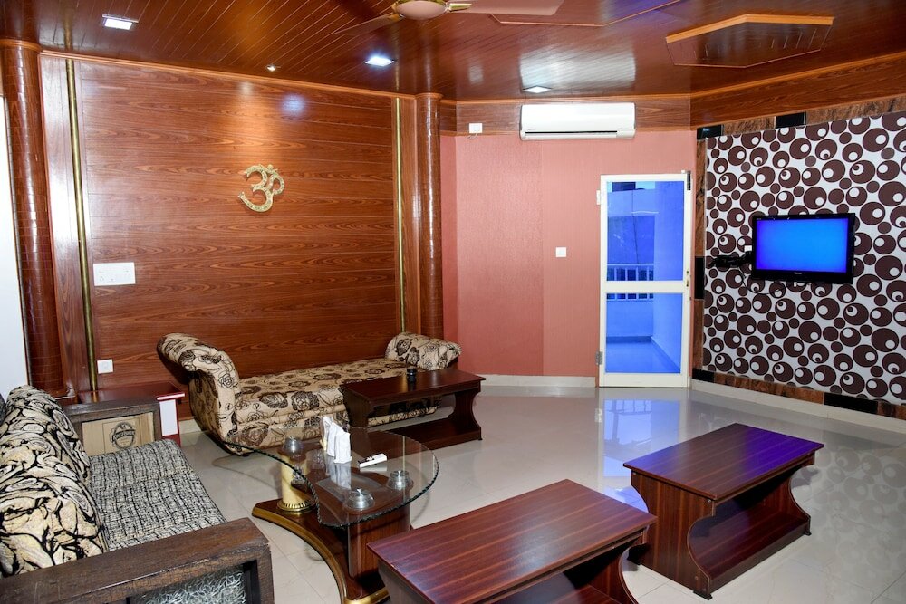 Фото Sharada International Hotel