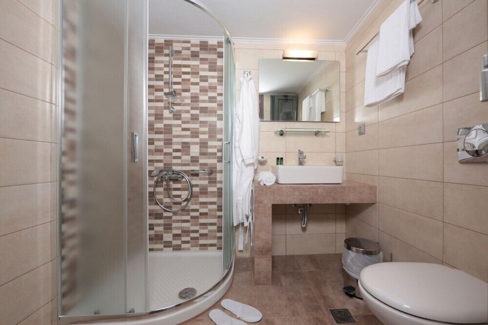 Фото Meni Apartments Hotel