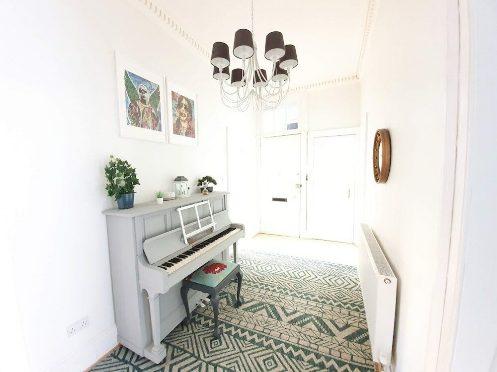Фото Spacious Apartment In Glasgow