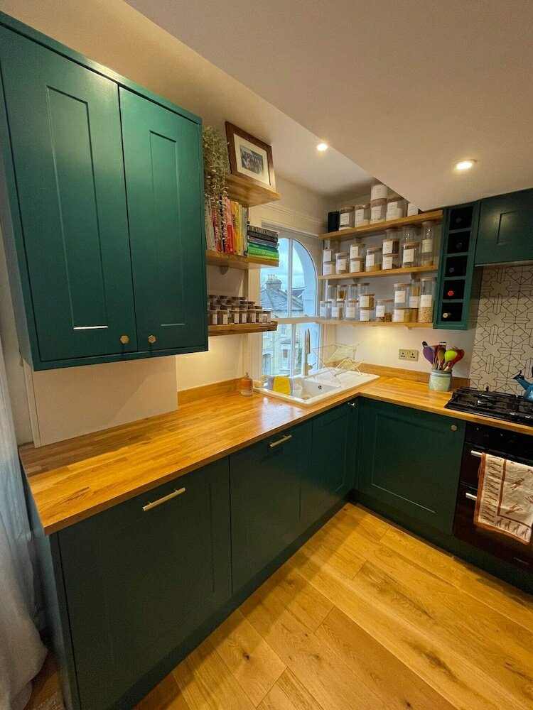 Фото Vibrant & Beautifully Decorated 1bd Flat Brixton!