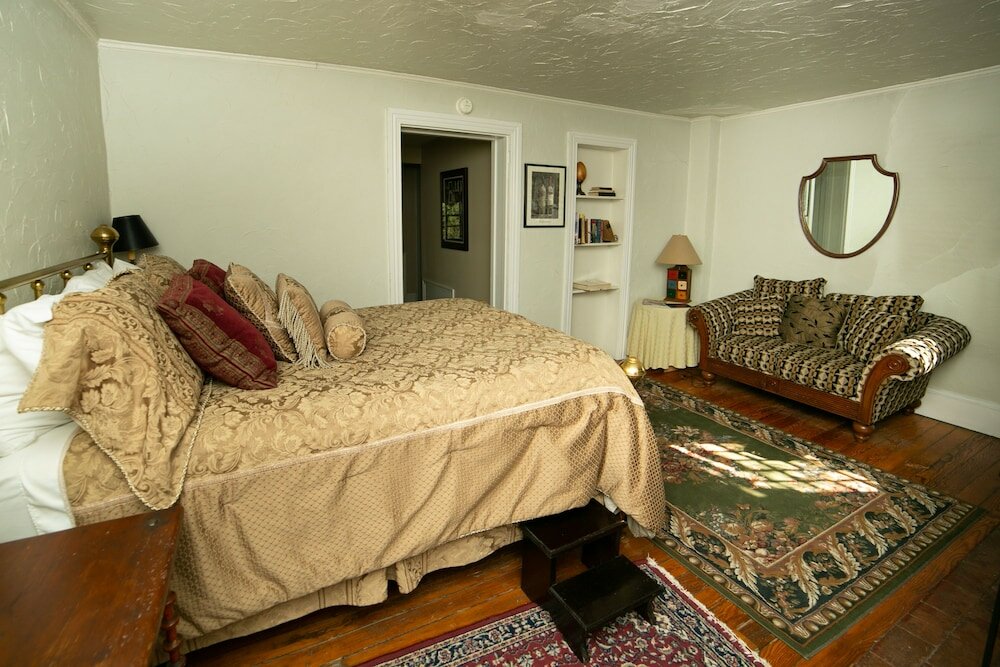 Фото Faunbrook Bed & Breakfast