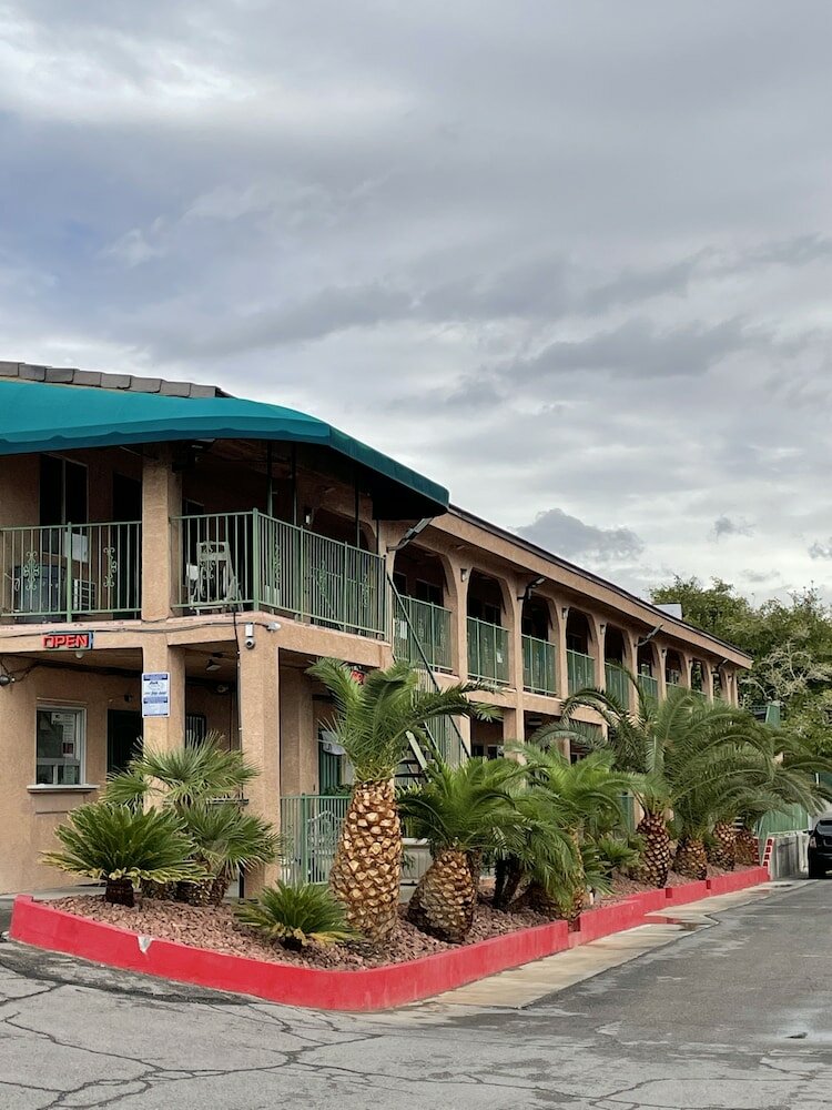 Фото Crown Motel