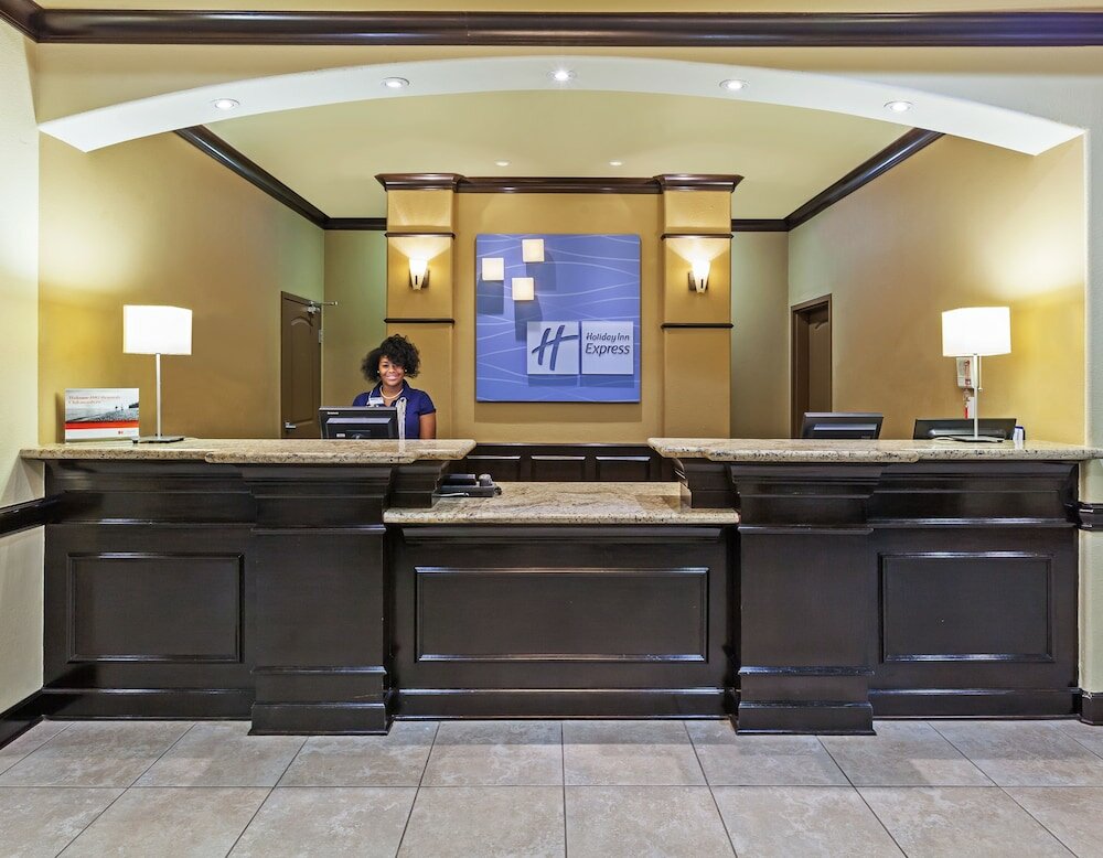 Фото Holiday Inn Express Hotel & Suites Victoria, an Ihg Hotel