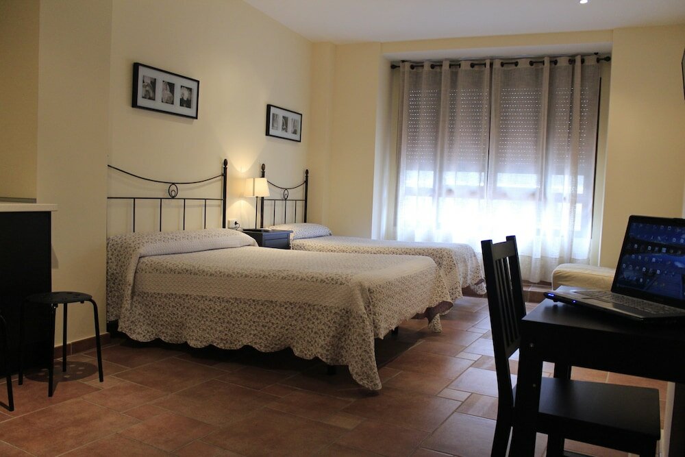 Фото Hostal El Pilar