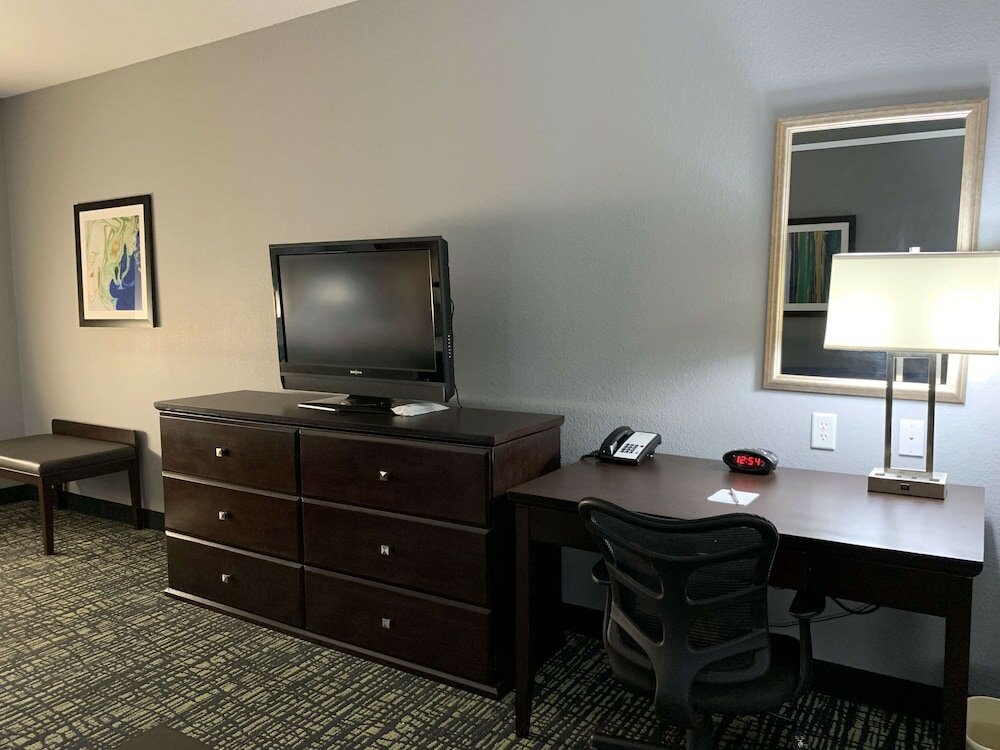 Фото Best Western Plus Olive Branch Hotel & Suites