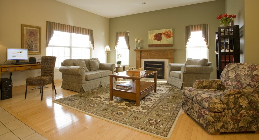 Фото Amsterdam Inn & Suites Moncton